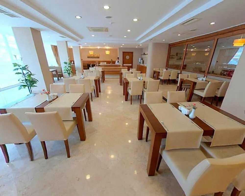 Mom Hotel Izmir