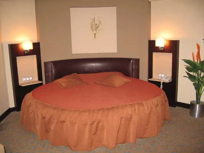 Mom Hotel Izmir