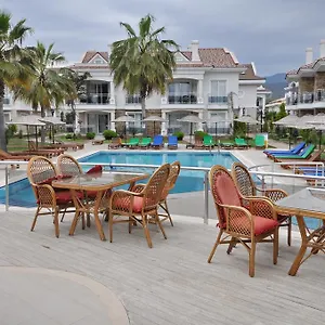 Tatil Evi Blue, Calis
