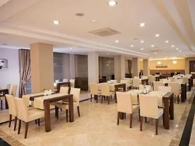 Mom Hotel Esmirna