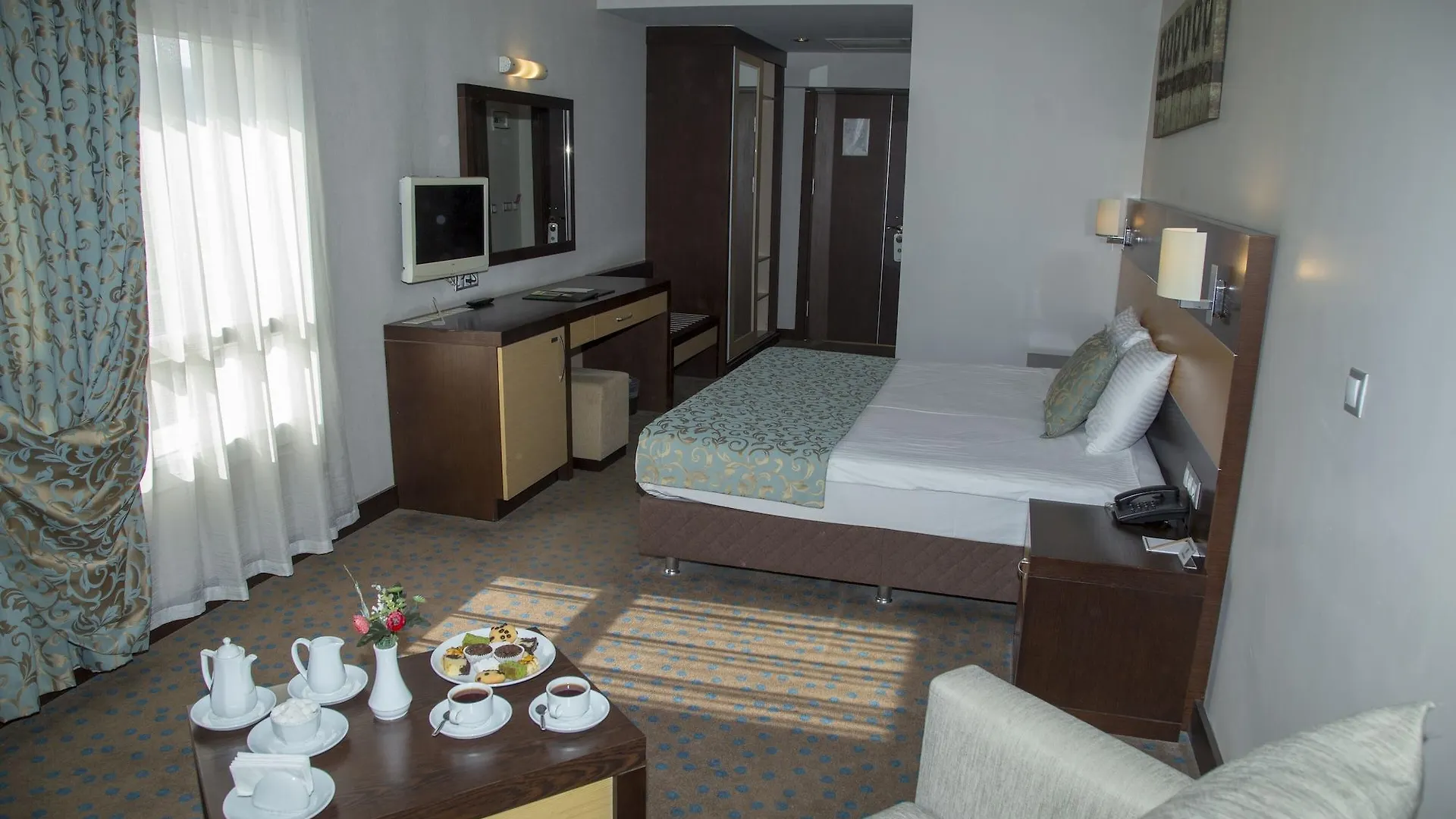 Mom Hotel Esmirna