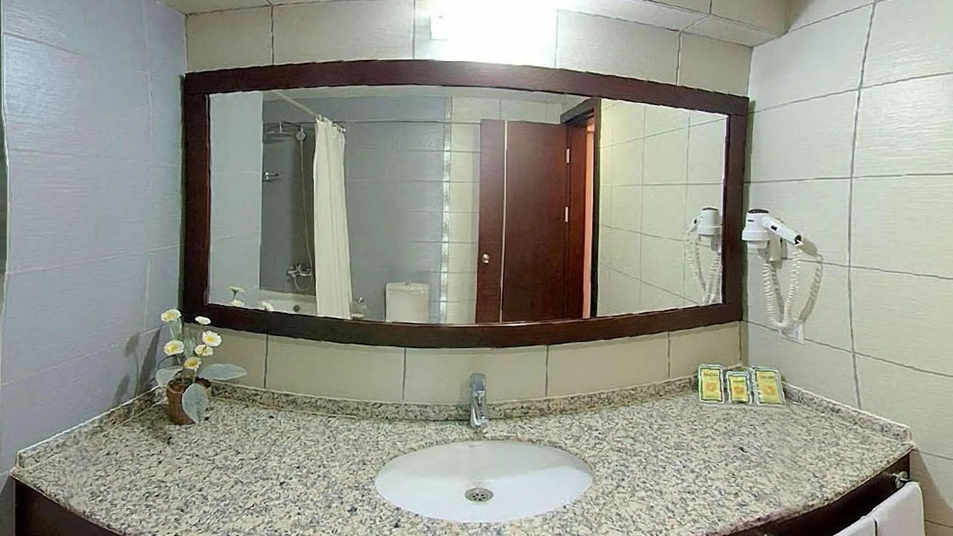 Mom Hotel Esmirna