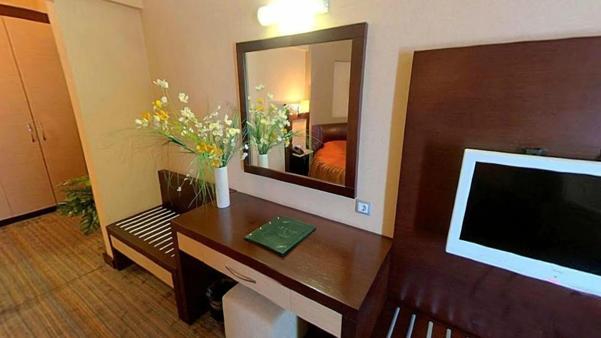 Mom Hotel Esmirna