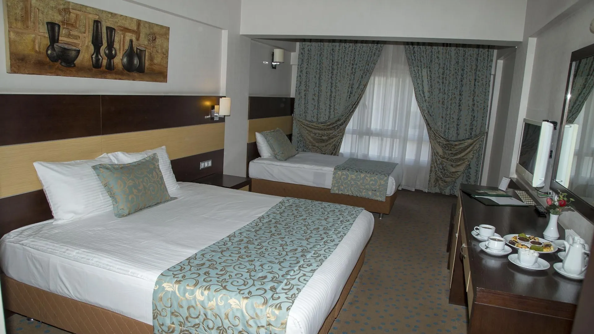 ****  Mom Hotel Esmirna Turquía