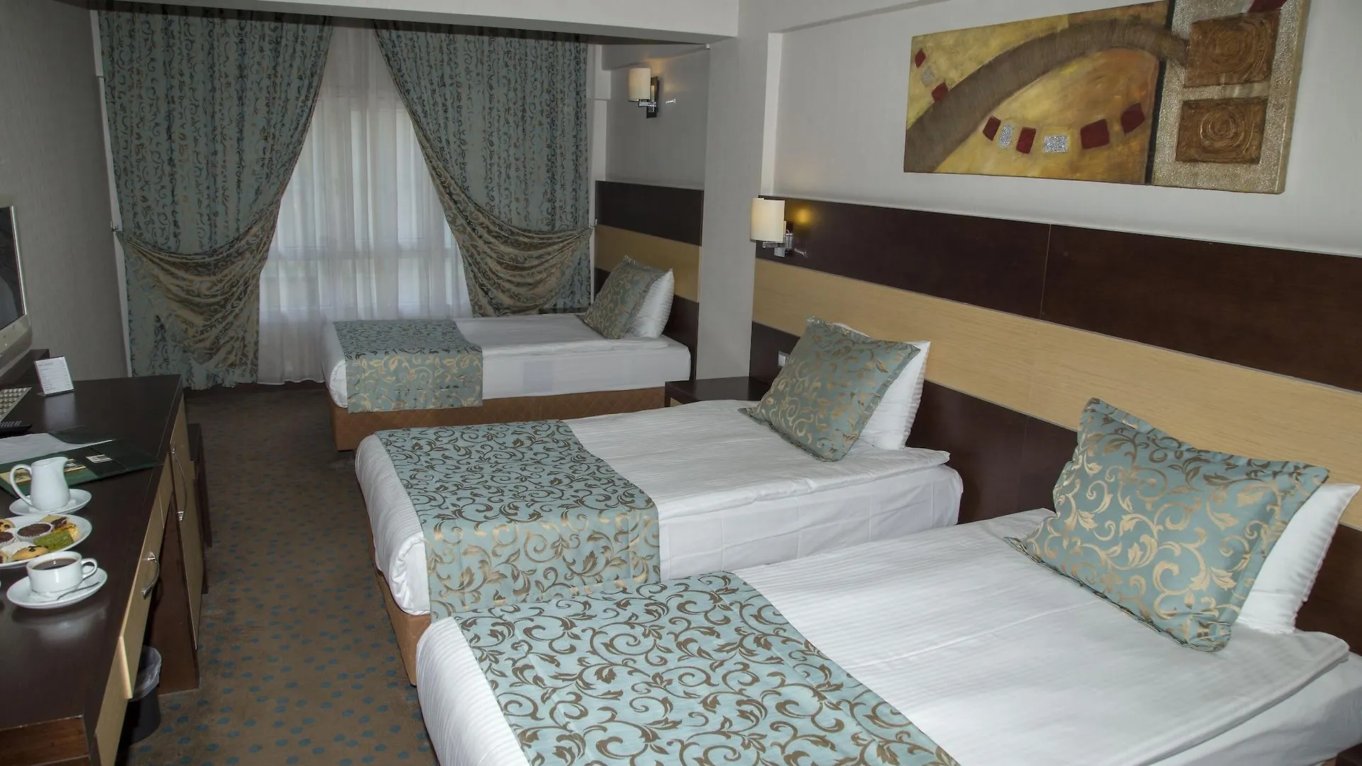 Mom Hotel Esmirna