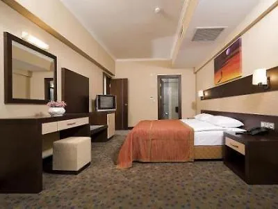****  Mom Hotel Esmirna Turquía