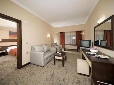 Mom Hotel Esmirna