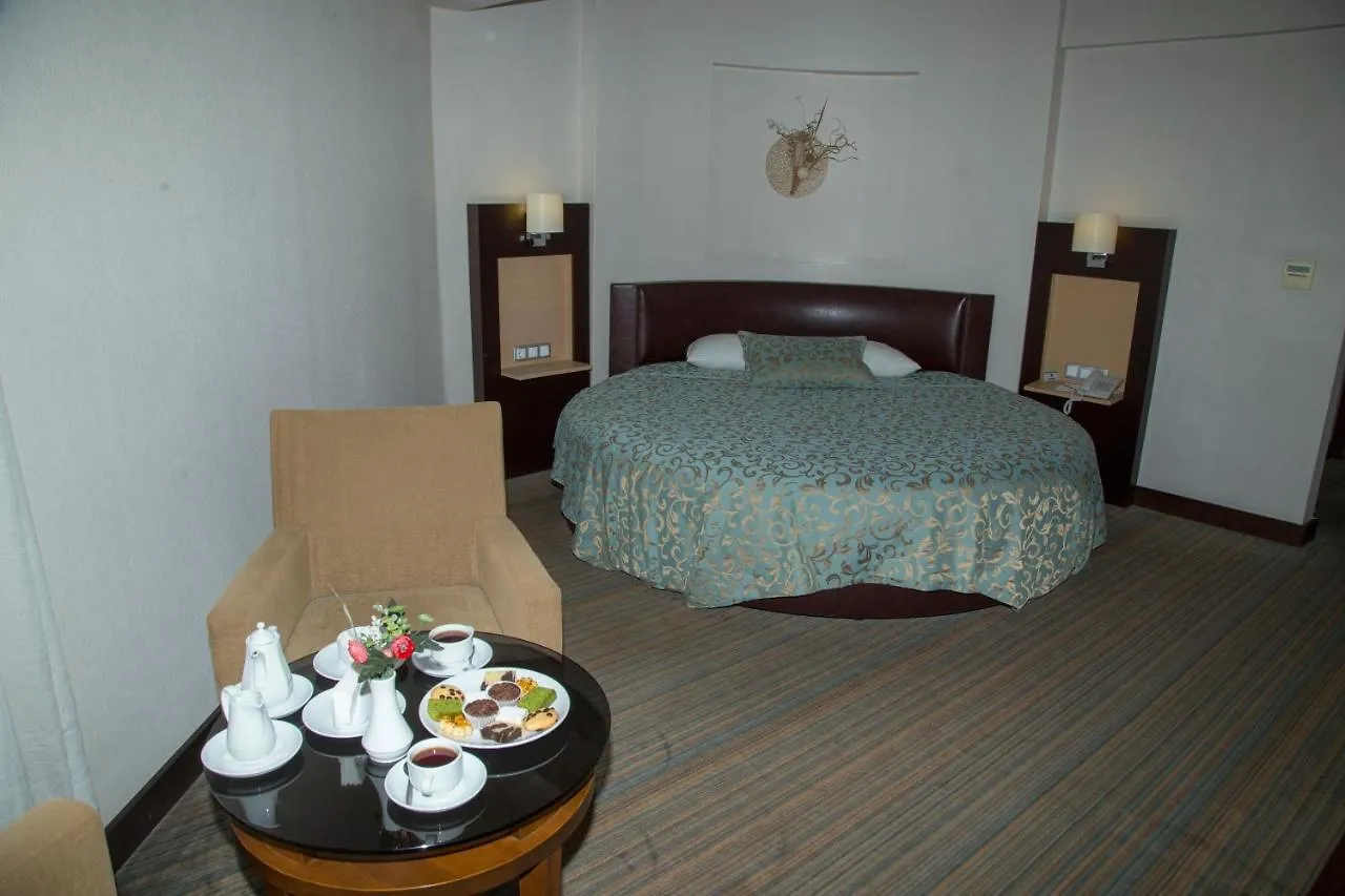Mom Hotel Izmir Turkey
