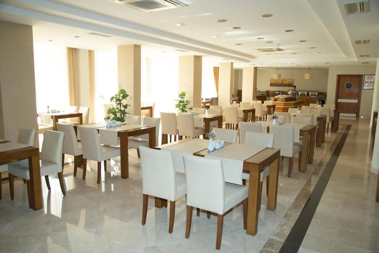 Mom Hotel Esmirna