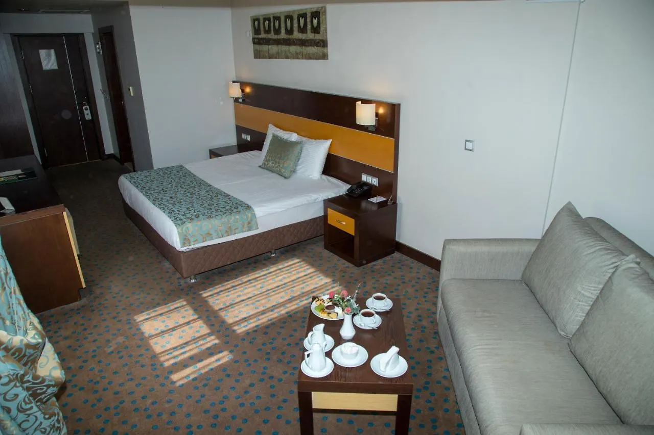 Mom Hotel Izmir